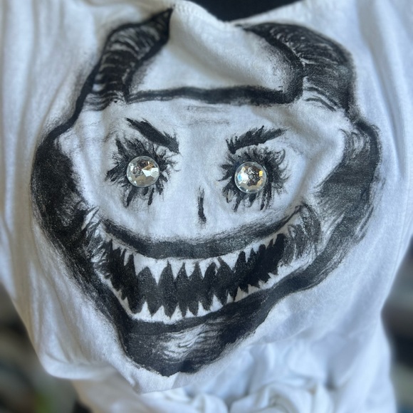 Hand Painted Tee - Picture 5 of 8